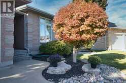 165 ALEX CAMERON COURT | Sarnia Ontario | Slide Image Three