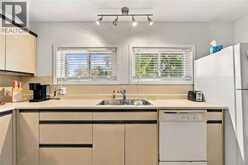 914 Retlaw DRIVE | Sarnia Ontario | Slide Image Thirteen