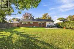 914 Retlaw DRIVE | Sarnia Ontario | Slide Image Thirty-two
