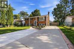 409 HUXLEY AVENUE | Sarnia Ontario | Slide Image Two