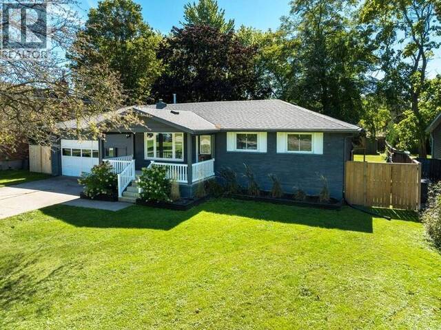3549 Egremont ROAD Plympton-Wyoming Ontario, N0N 1E0 - 3 Bedrooms Waterfront Home For sale