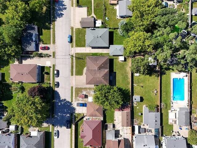 4076 FLORENCE AVENUE Petrolia Ontario, N0N 1R0 - 4 Bedrooms Home For Sale