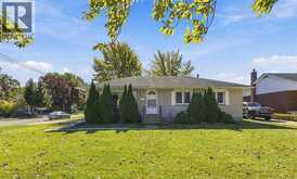 913 WEDGEWOOD AVENUE | Sarnia Ontario | Slide Image One