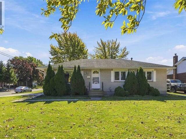 913 WEDGEWOOD AVENUE Sarnia Ontario, N7V 3E8 - 4 Bedrooms Home For Sale