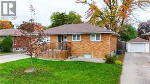 700 GUTHRIE DRIVE | Sarnia Ontario | Slide Image Three