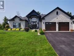 6686 YACHT BOULEVARD Cornwall Ontario, K6H 7N6