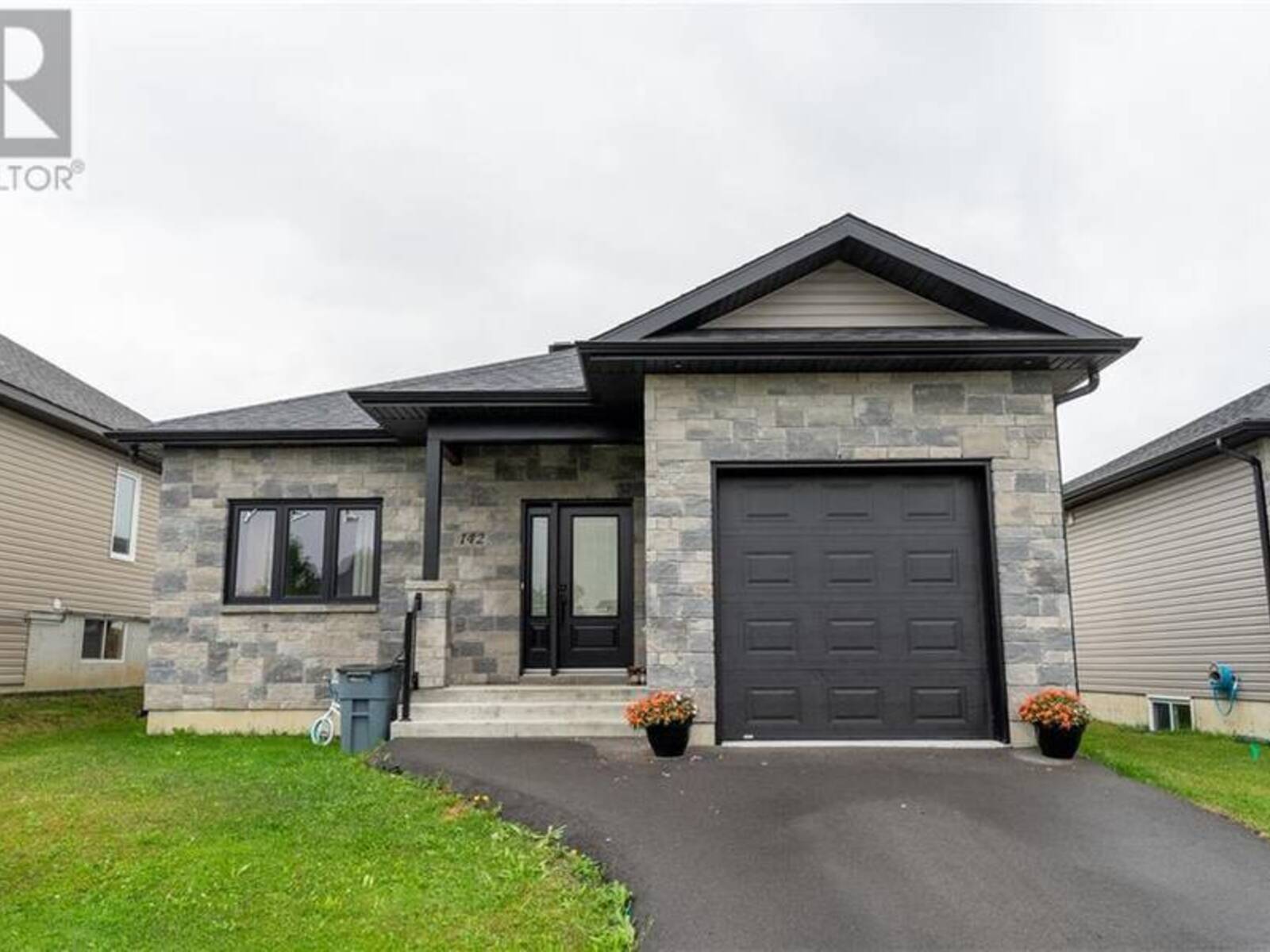 142 BELLWOOD DRIVE, Cornwall, Ontario K6H 7M3