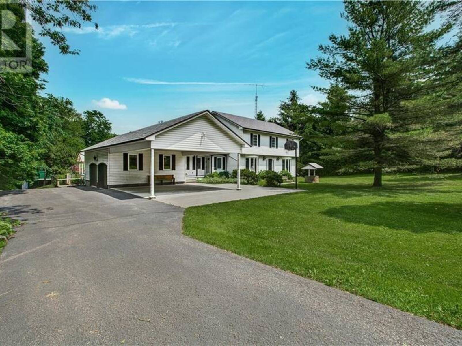 2455 FRONT ROAD E, Chute-A-Blondeau, Ontario K0B 1B0