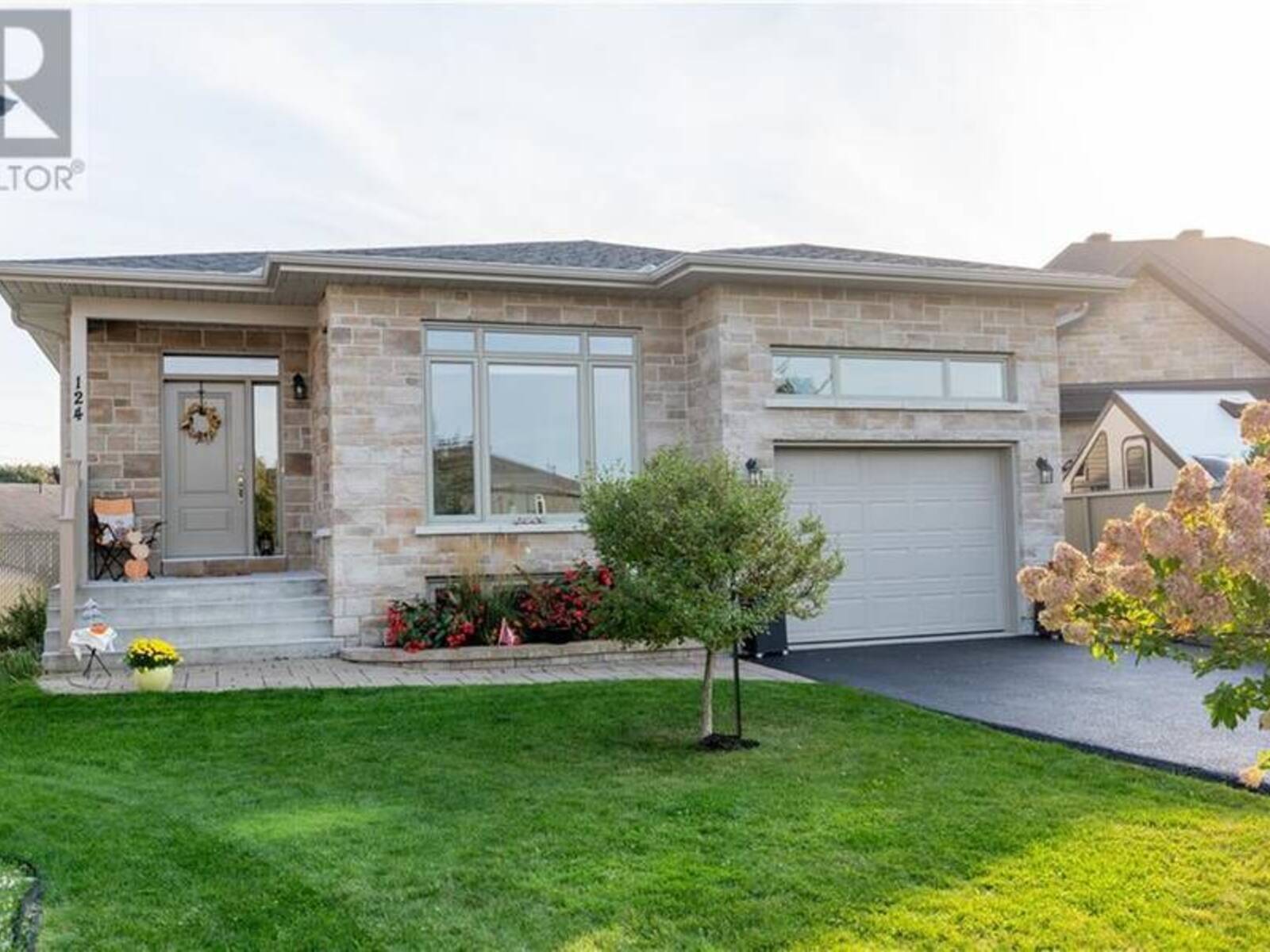 124 EMILY JADE CRESCENT, Cornwall, Ontario K6K 0B6