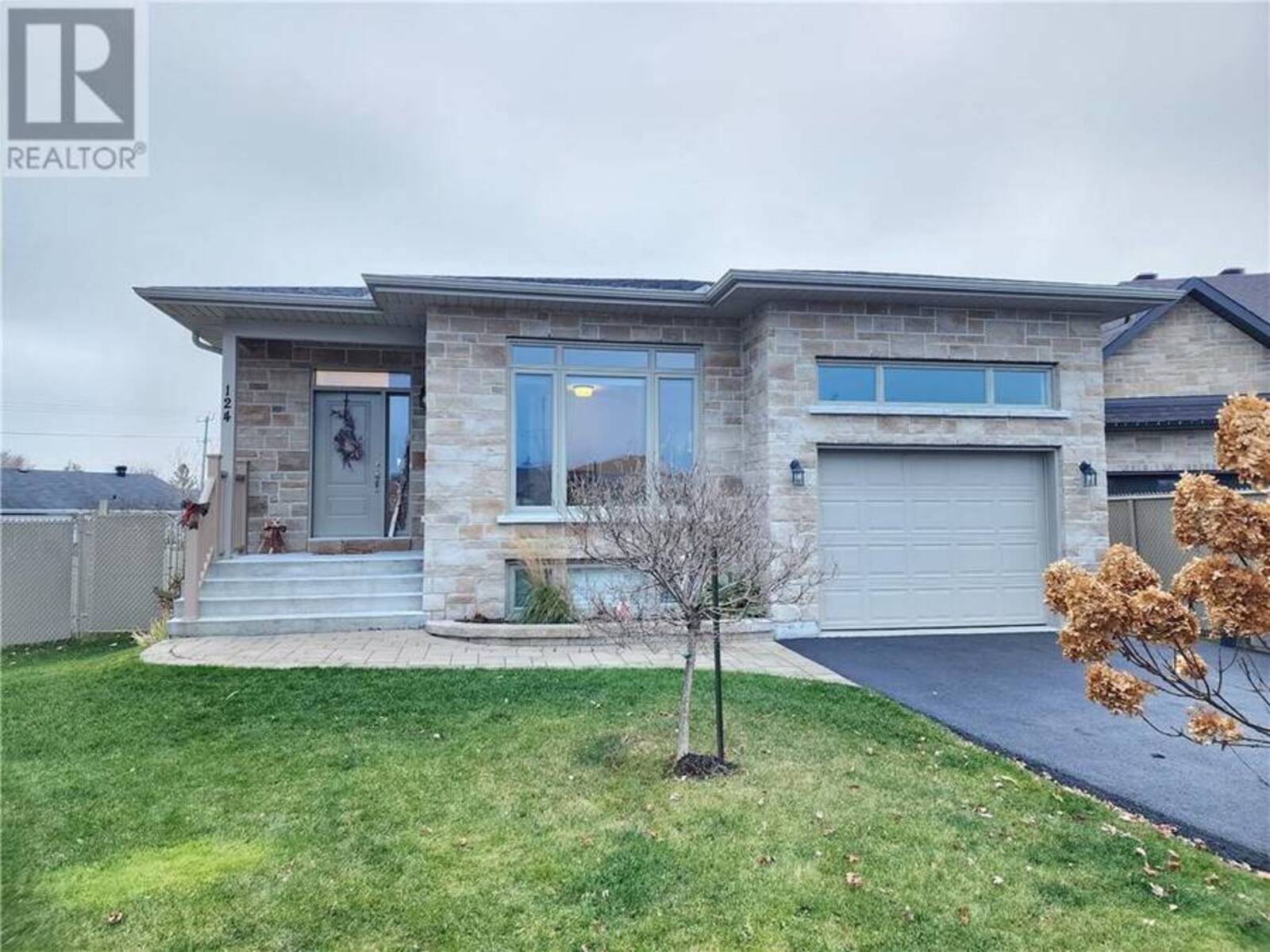 124 EMILY JADE CRESCENT, Cornwall, Ontario K6K 0B6