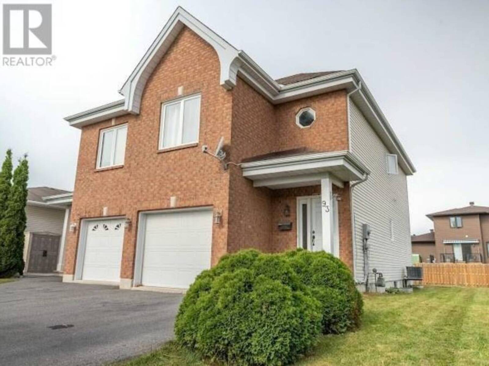 93 MCKENZIE STREET, Cornwall, Ontario K6K 1W2