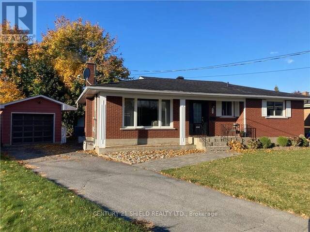 821 HALDIMAND CRESCENT Cornwall Ontario, K6H 5C9