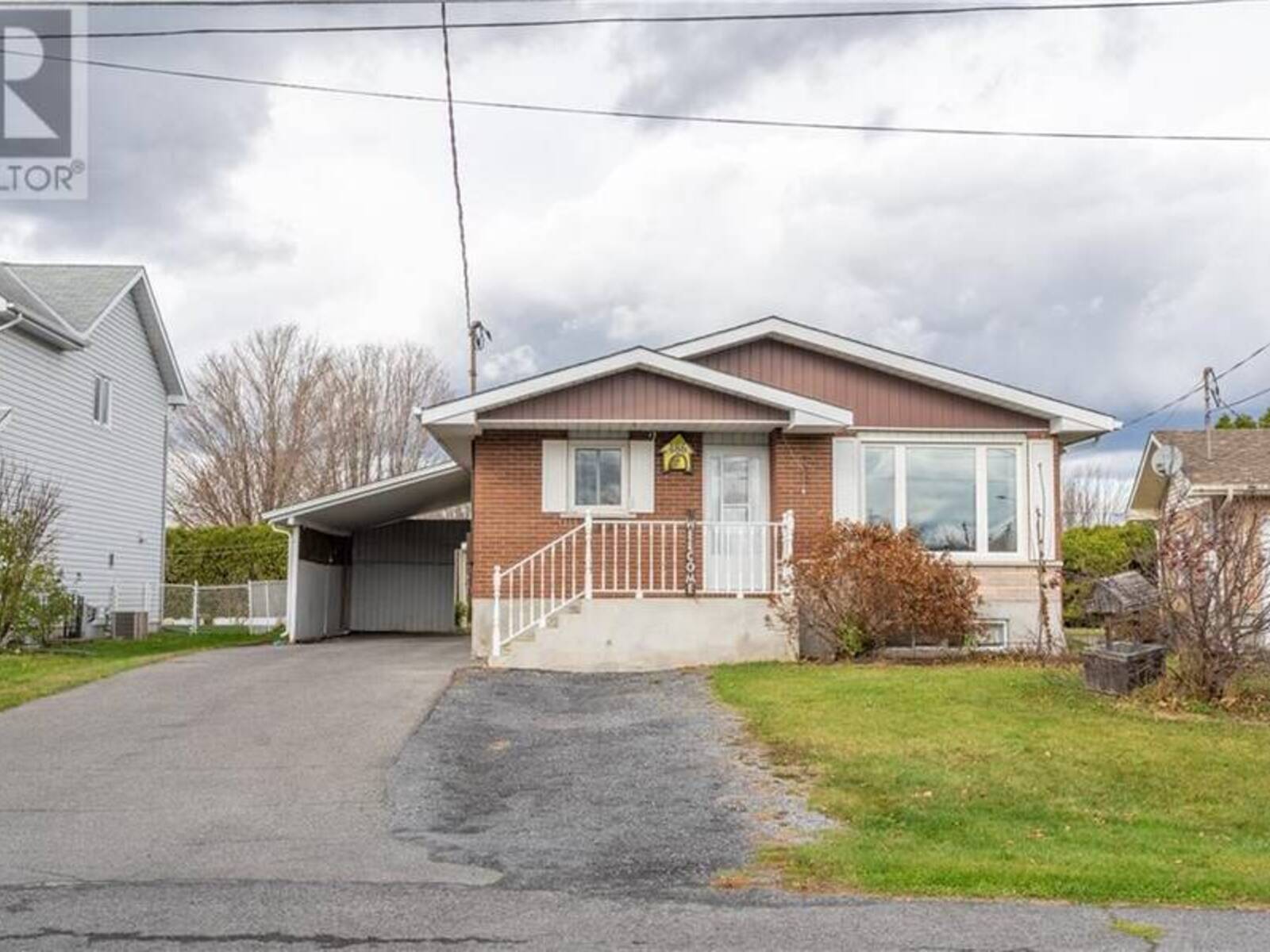 486 HILBERT AVENUE, Cornwall, Ontario K6K 1H5