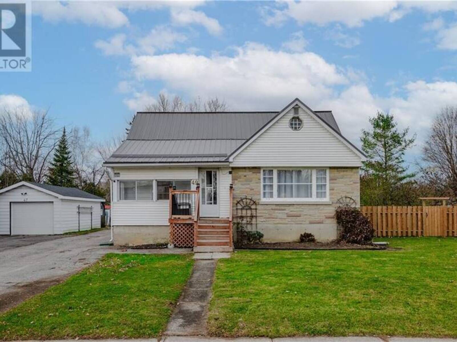 49 SANTA CRUZ DRIVE, Ingleside, Ontario K0C 1M0