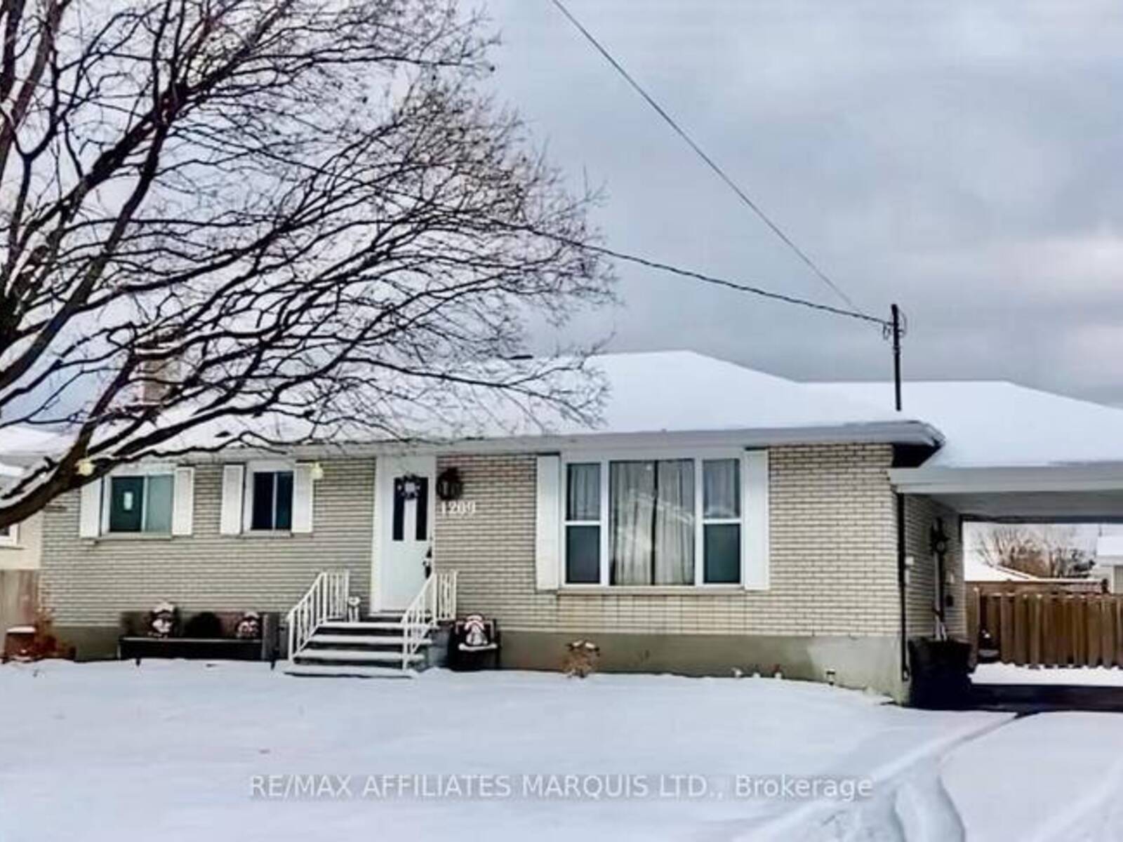 1209 FATIMA STREET, Cornwall, Ontario K6J 4Z7