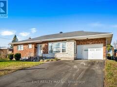 87 CLEMENT STREET Alexandria Ontario, K0C 1A0