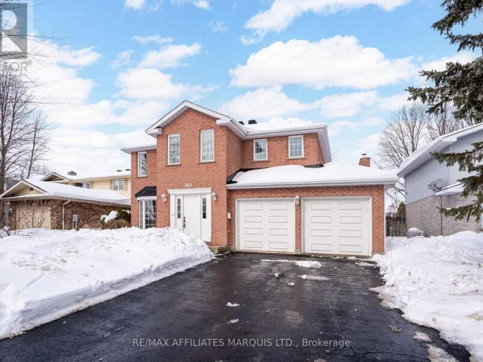 831 CHELSEA CRESCENT, Cornwall, Ontario K6H 6Y8