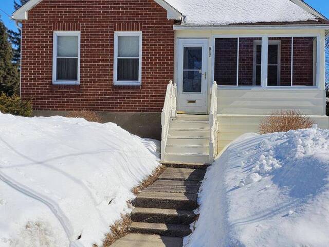 517 GLOUCESTER ST. N STREET S Cornwall Ontario, K6H 3X4 - 3 Bedrooms Home For Sale