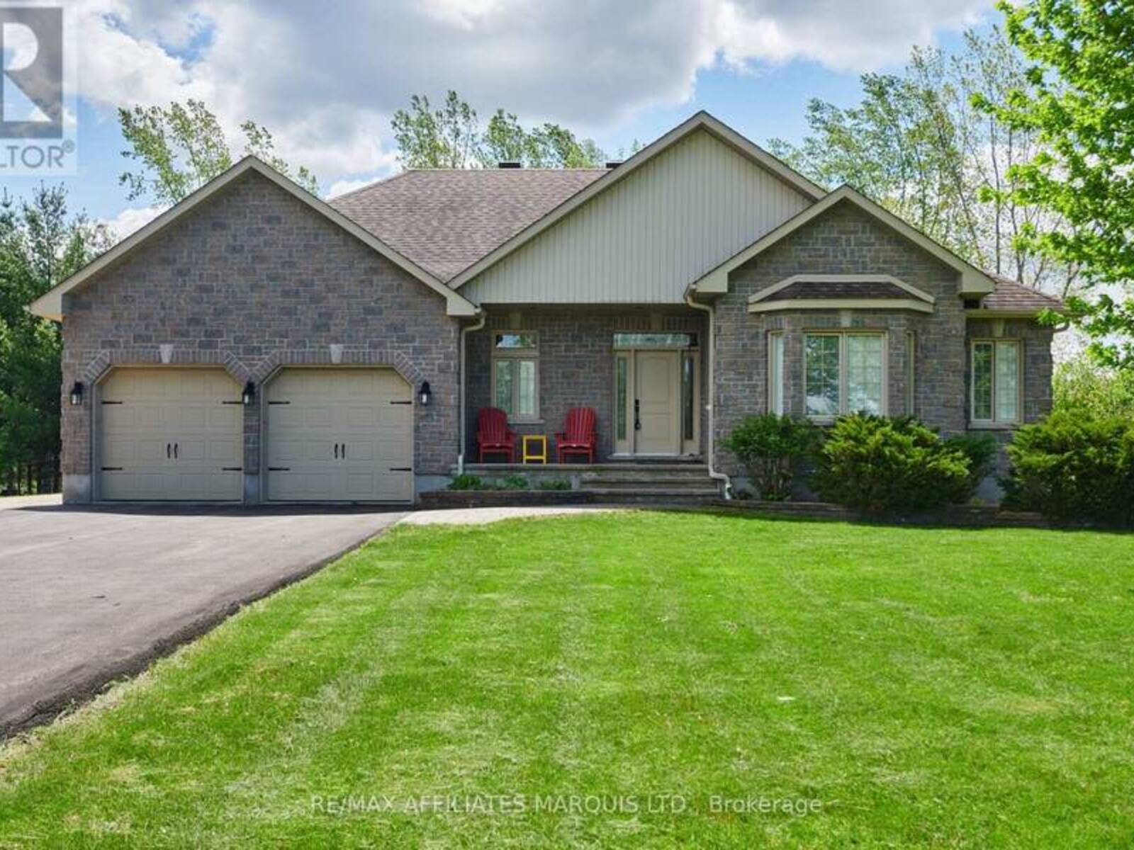 6574 ADRIAN COURT, Cornwall, Ontario K6H 7J1