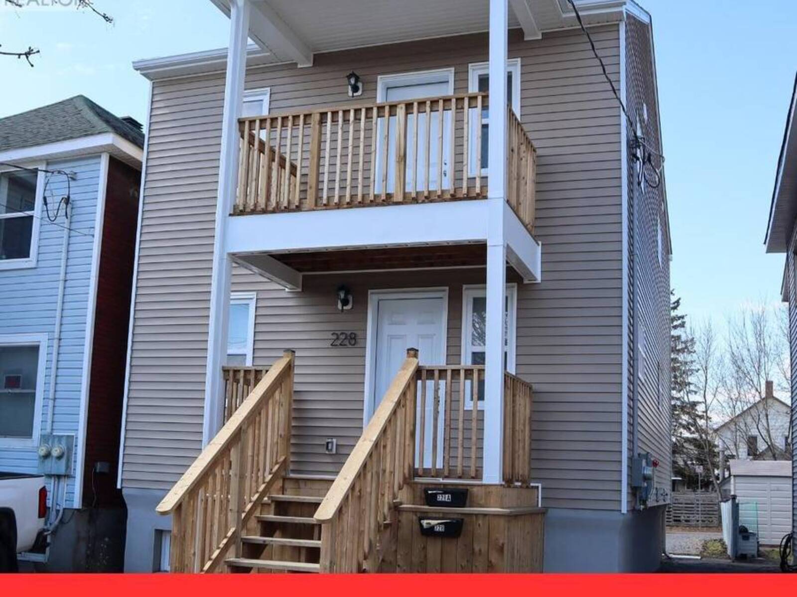 228-228A CARLETON STREET, Cornwall, Ontario K6H 4X4