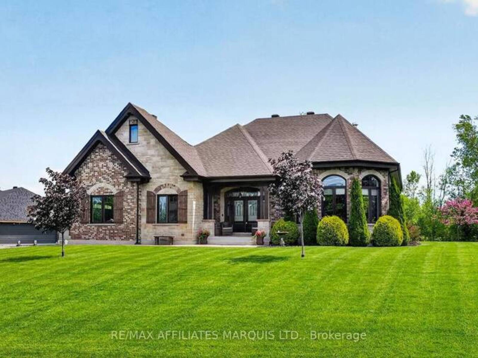 38 FOREST HILL ROAD, Long Sault, Ontario K0C 1P0