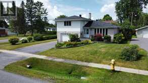 11 AULT DRIVE | South Stormont Ontario | Slide Image One