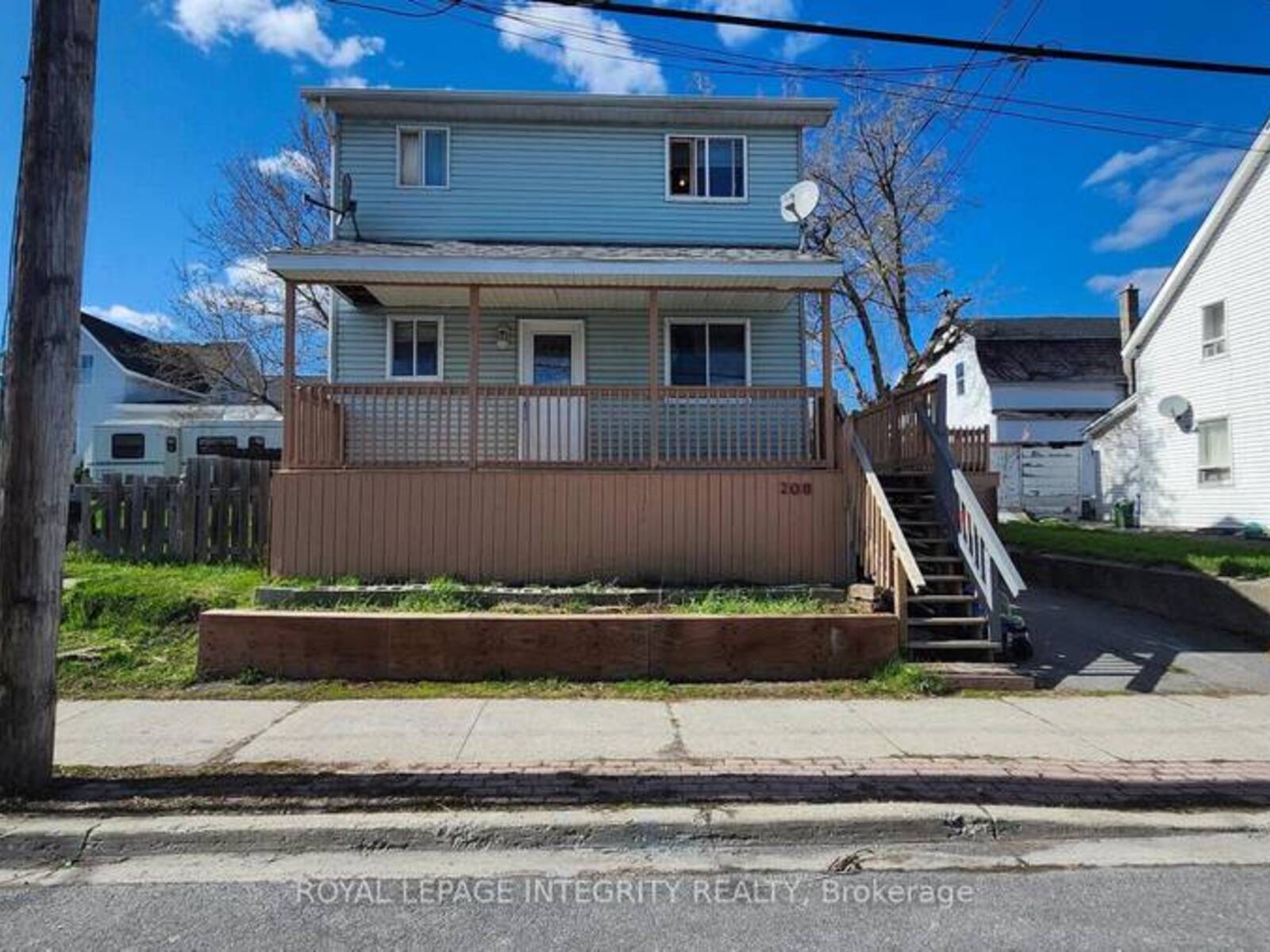 208 PRINCE ALBERT STREET, Cornwall, Ontario K6H 1J7