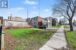 402 PITT STREET | Cornwall Ontario | Slide Image Five
