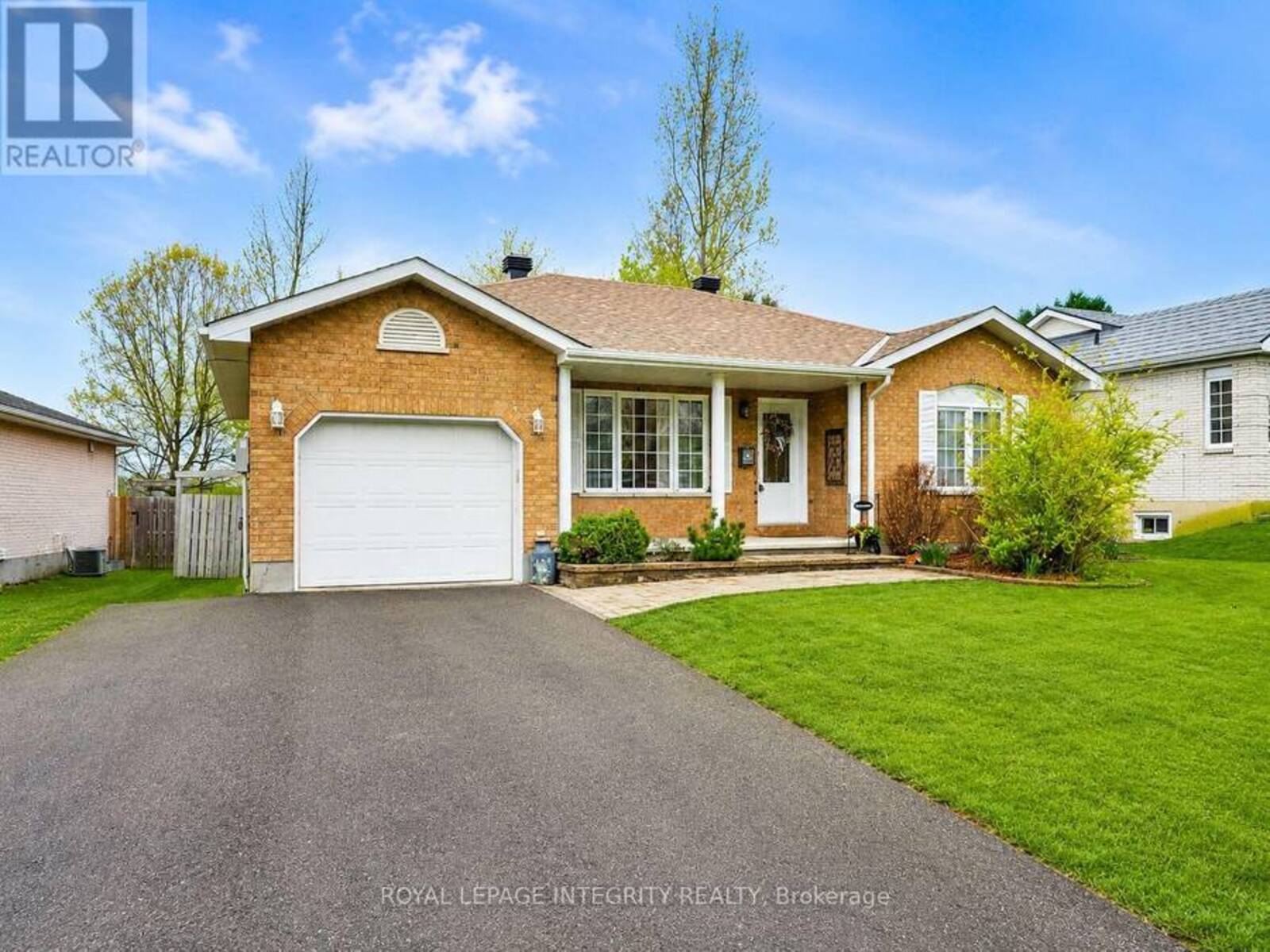 4 CHERRY AVENUE, Long Sault, Ontario K0C 1P0