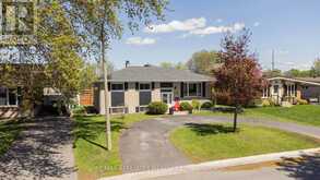 420 BEACH AVENUE | Cornwall Ontario | Slide Image Three