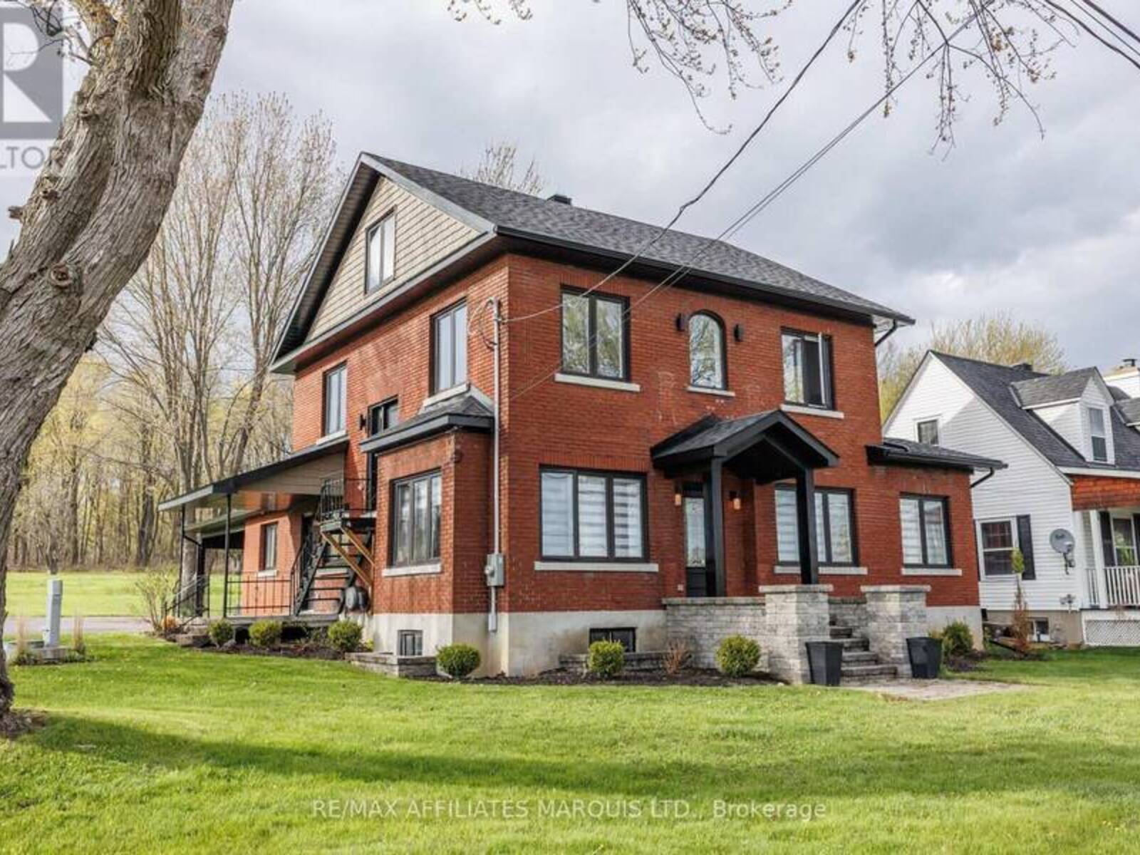 3314 MONTREAL ROAD, Cornwall, Ontario K6H 5R5
