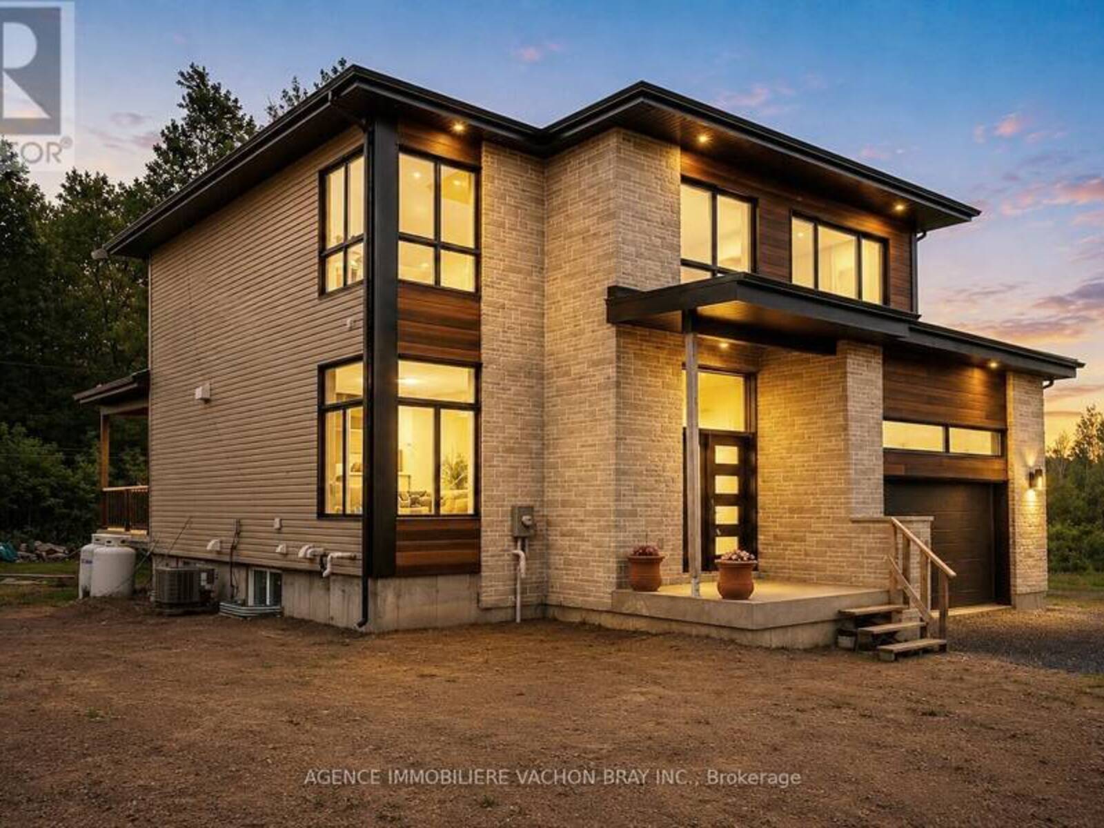 3814 LAKESIDE DRIVE, South Glengarry, Ontario K0C 1Z0
