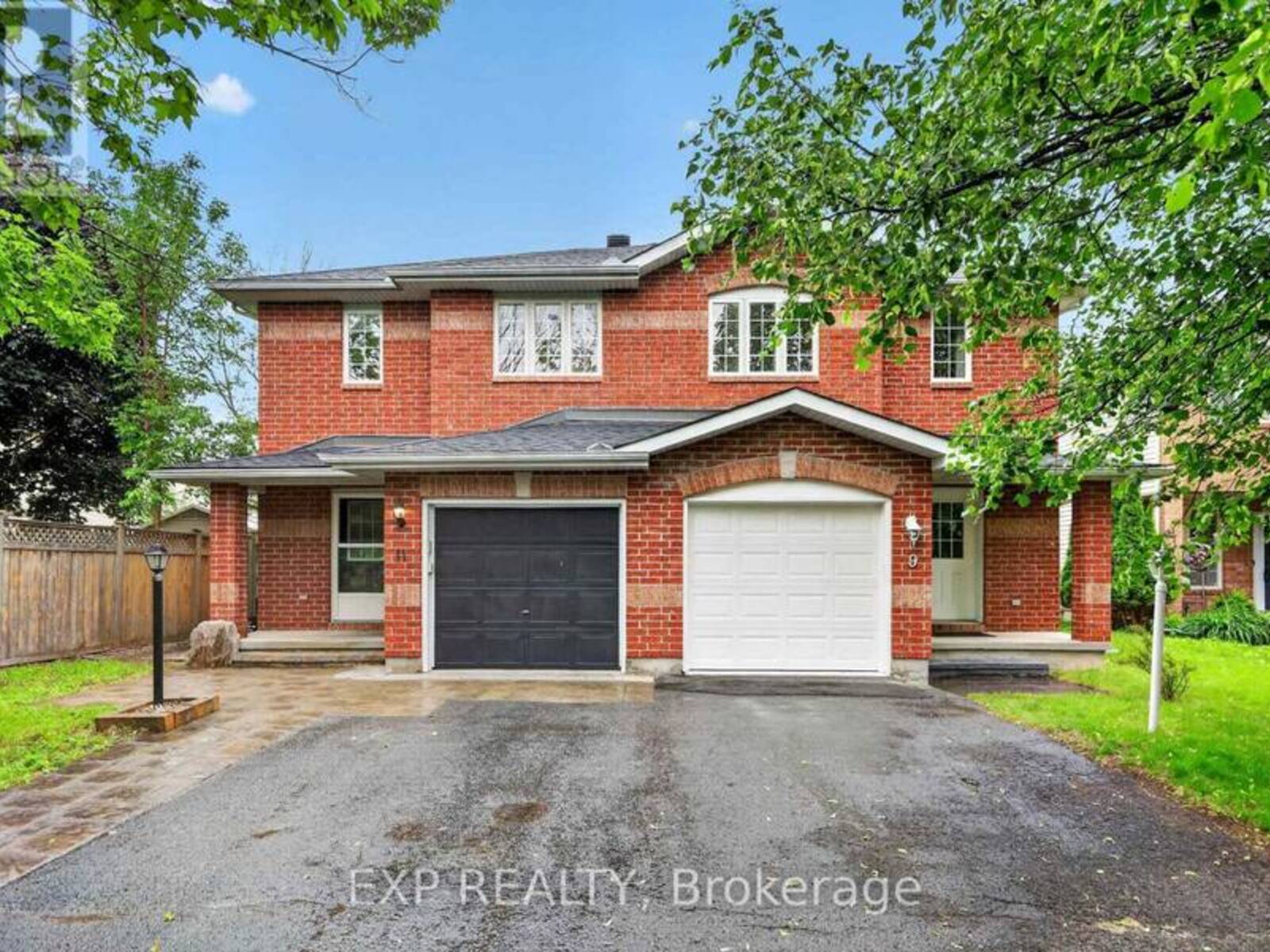 11 BOULDER WAY, Ottawa, Ontario K2J 4R7