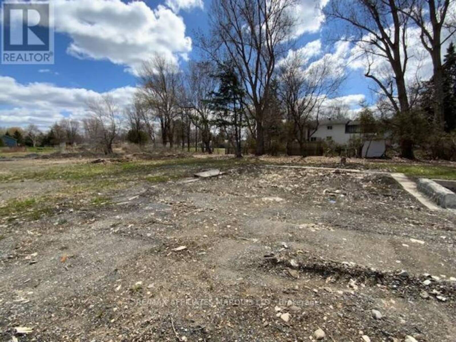 20918 SOUTH SERVICE ROAD, South Glengarry, Ontario K0C 1N0