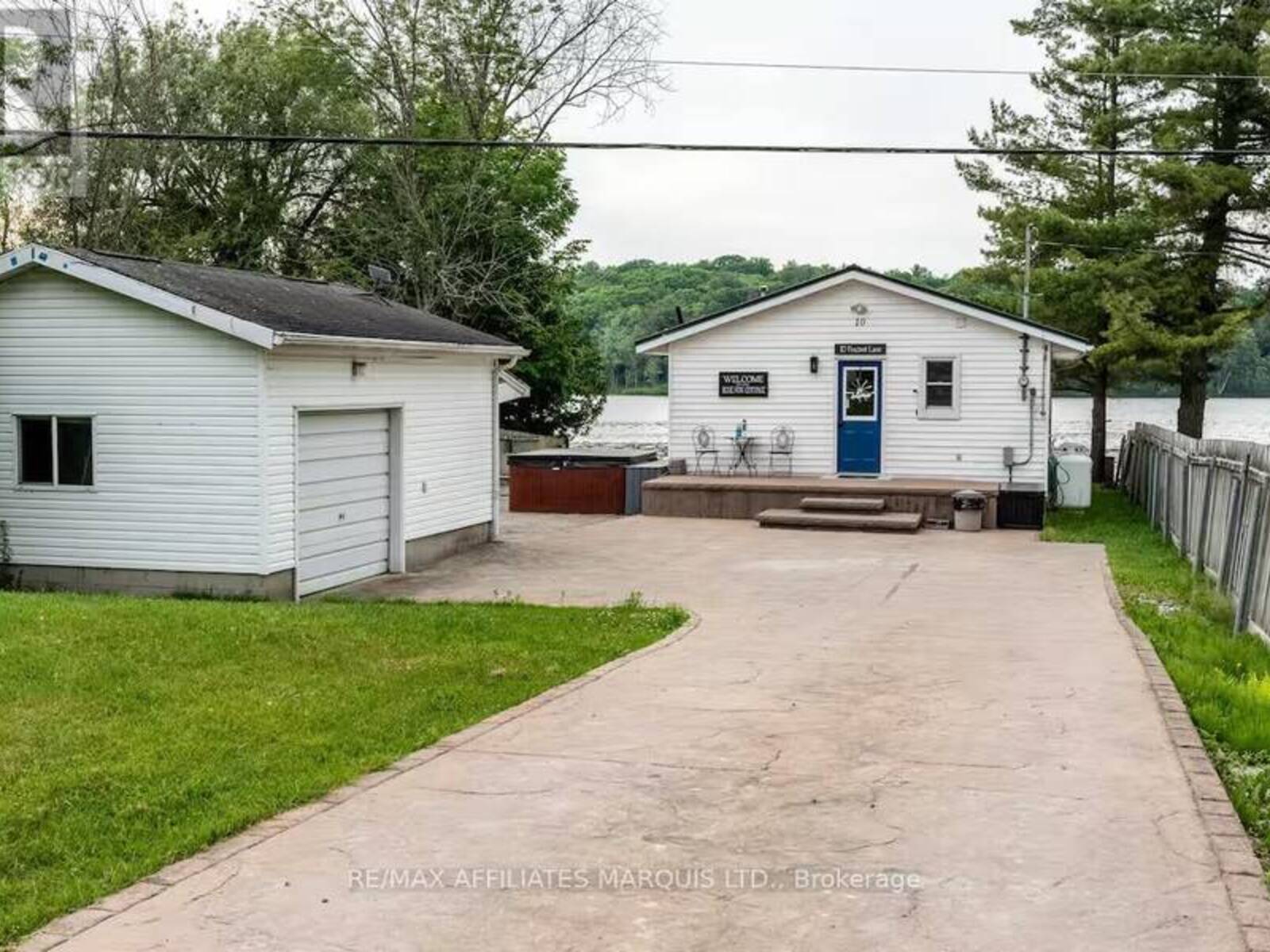 10 FOXTROT LANE, Mallorytown, Ontario K0E 1R0