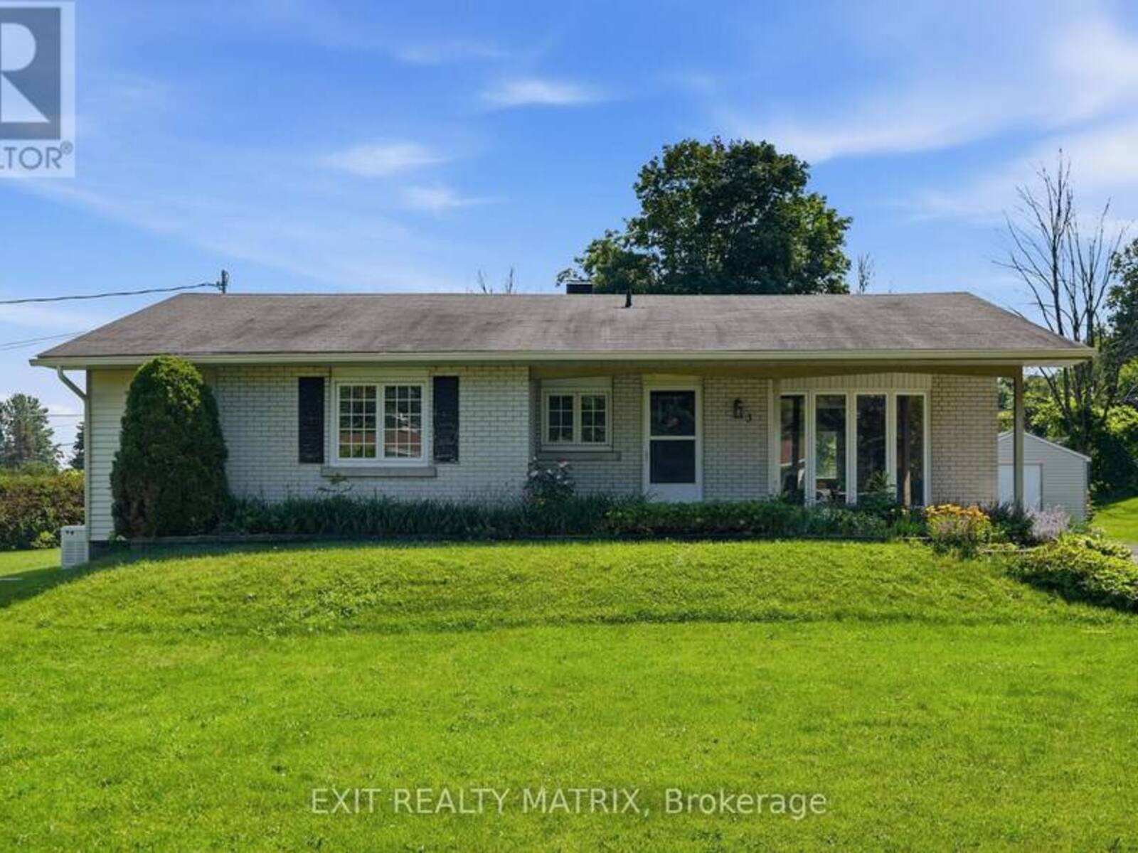 3 HILLVIEW CIRCLE, Champlain, Ontario K0B 1R0