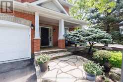 11 REDBRIDGE CRESCENT | Ottawa Ontario | Slide Image Three
