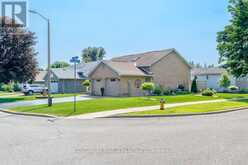 1840 BELVEDERE CRESCENT | Cornwall Ontario | Slide Image Four