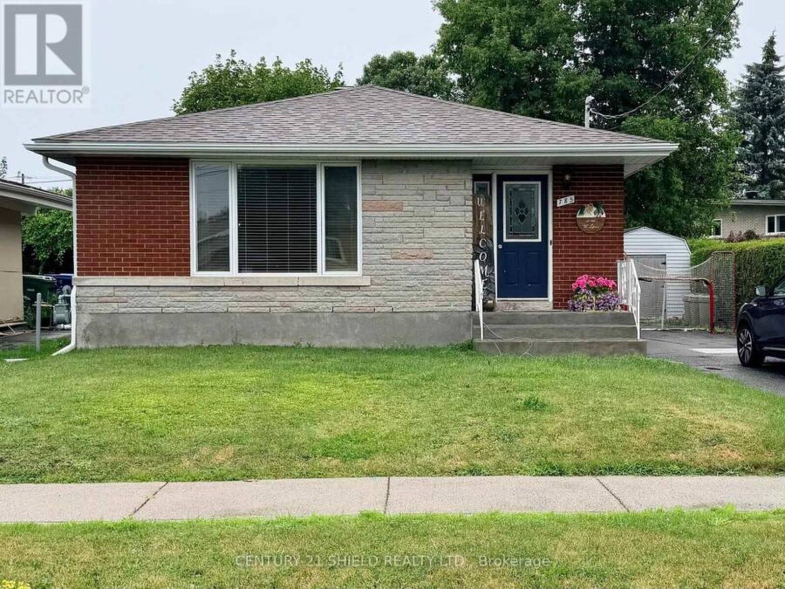 785 SANDFIELD CRESCENT, Cornwall, Ontario K6H 5C4