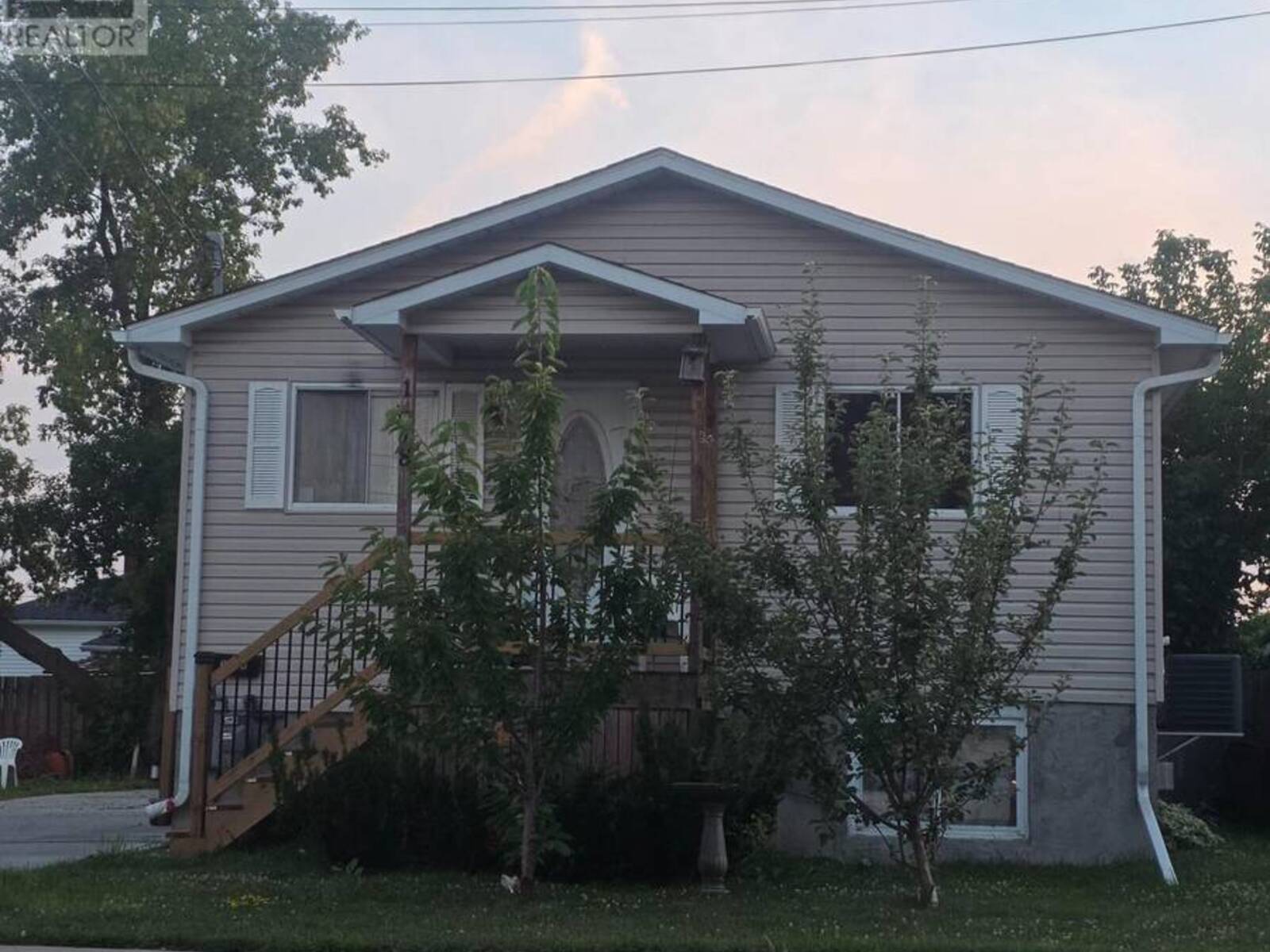 1418 CUMBERLAND STREET, Cornwall, Ontario K6J 4K7