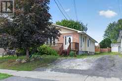 1852 BROOKDALE AVENUE | Cornwall Ontario | Slide Image One