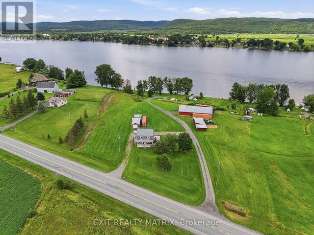 1309 CONC 1 ROAD Alfred and Plantagenet Ontario, K0B 1J0 - 3 Bedrooms Waterfront Home For sale