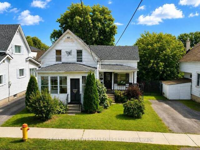 521 BURTON AVENUE Cornwall Ontario, K6J 3Y3 - 2 Bedrooms Home For Sale