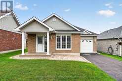 121 GAIL ELIZABETH COURT | Cornwall Ontario | Slide Image Two