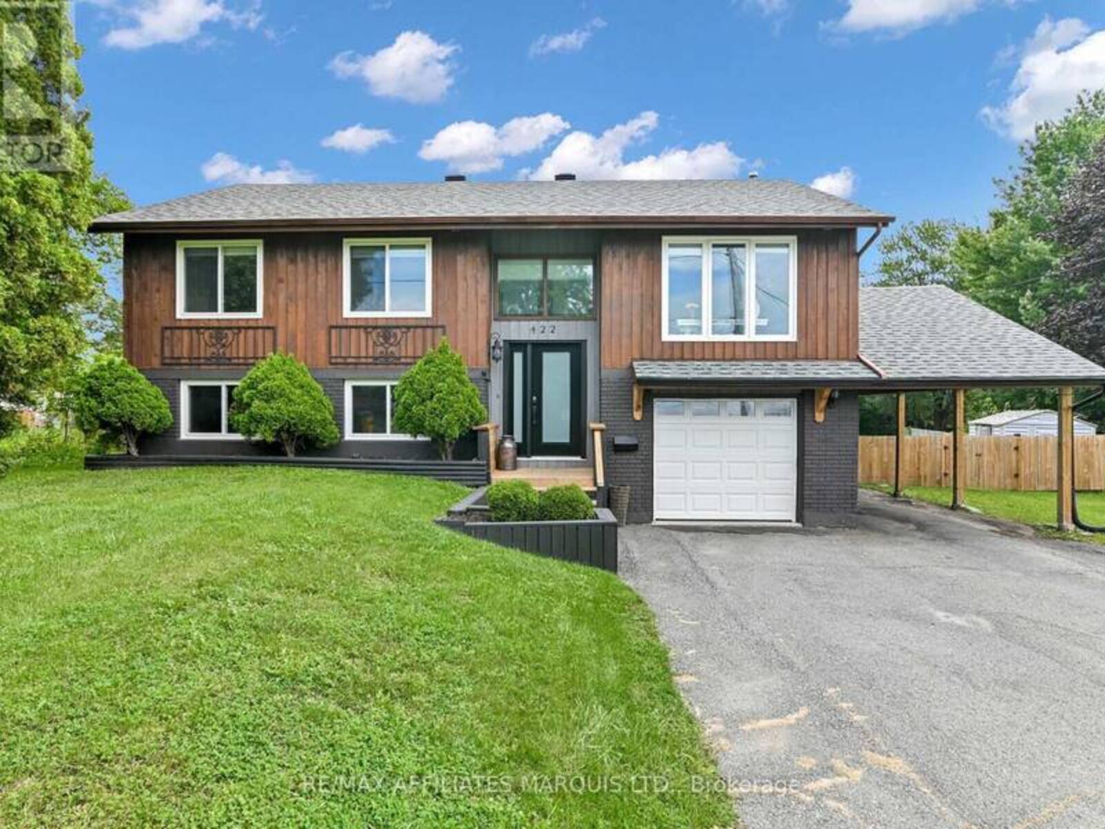 422 HILBERT AVENUE, Cornwall, Ontario K6K 1H5
