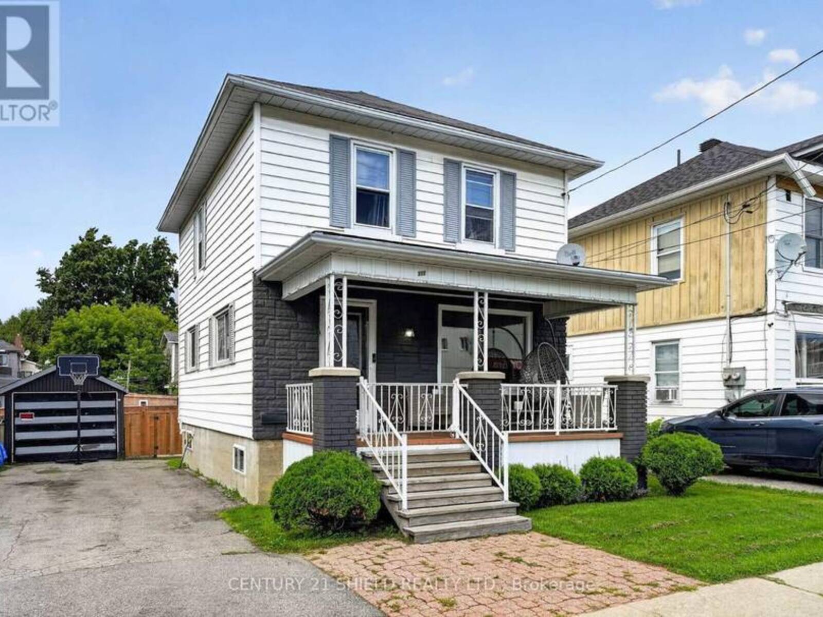 712 FIRST STREET E, Cornwall, Ontario K6H 1M4