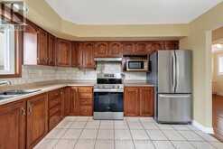 1321 STORMONT DRIVE | Cornwall Ontario | Slide Image Thirteen