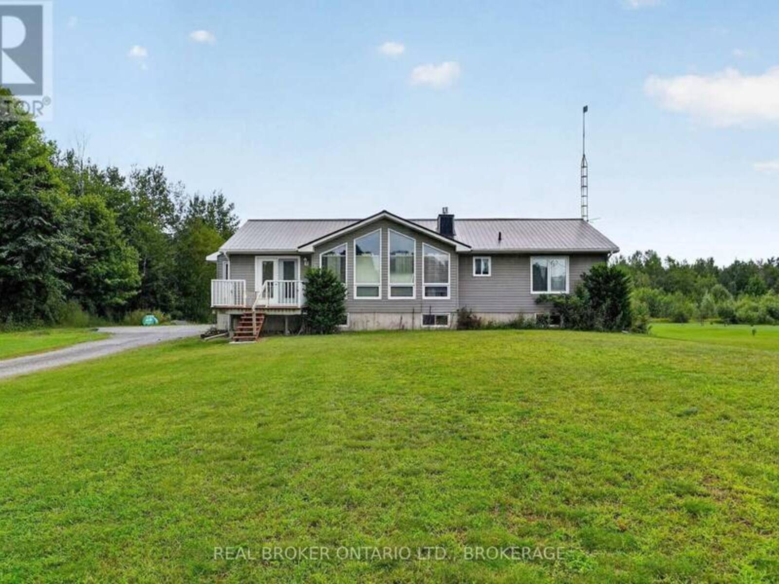 14950 SANDTOWN ROAD, South Stormont, Ontario K0C 1Y0