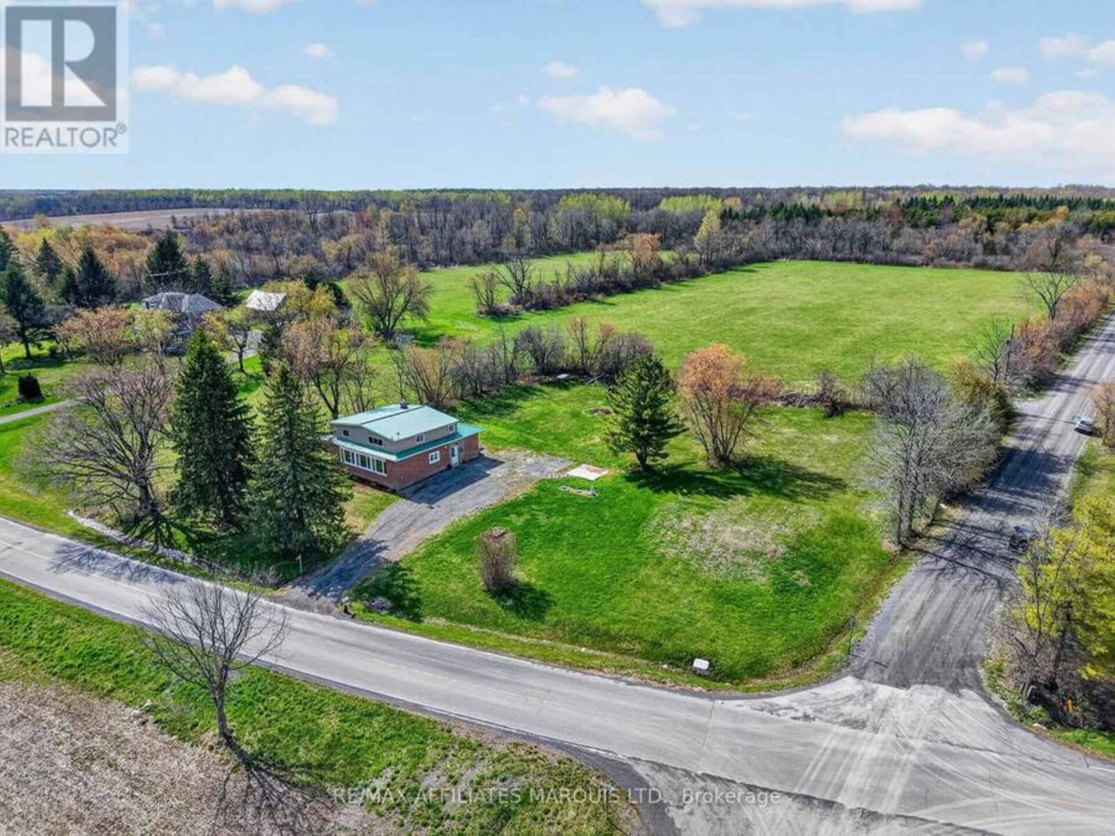 20033 KENYON CONC RD 4 ROAD, Alexandria, Ontario K0C 1A0