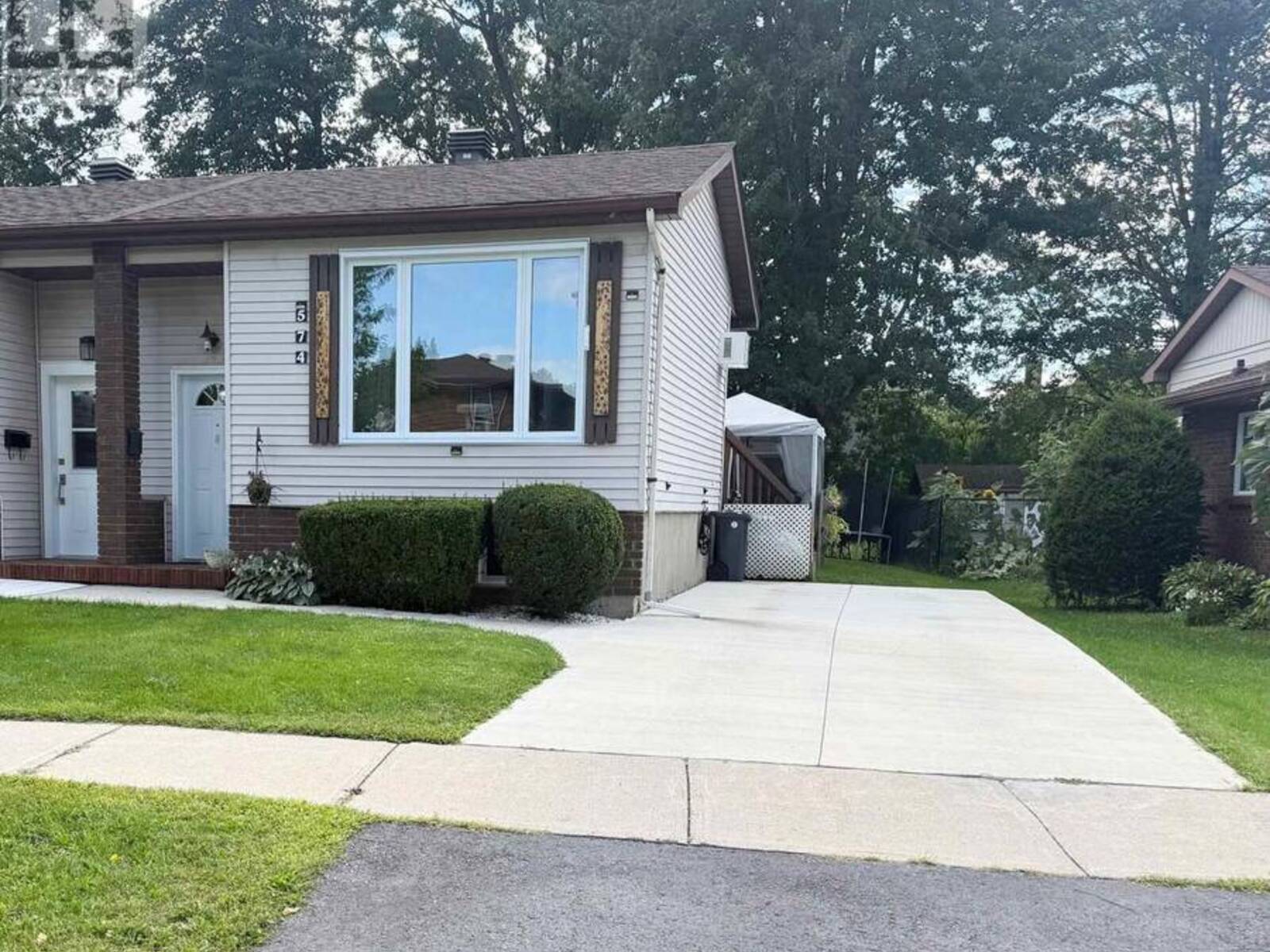 574 LYNWOOD DRIVE, Cornwall, Ontario K6H 5X5